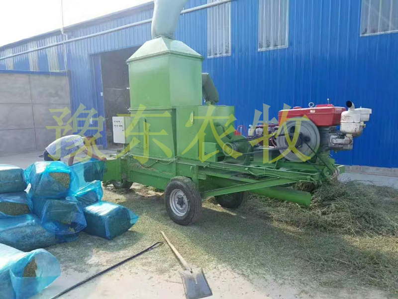 方捆秸秆打包机