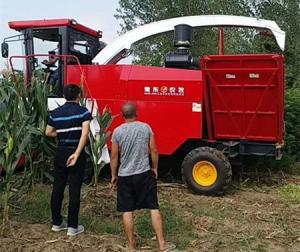 豫东农牧青储机,用户田地现场试机